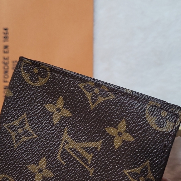 Louis Vuitton Cosmetics Pouch / Pochette - Picture 5 of 16